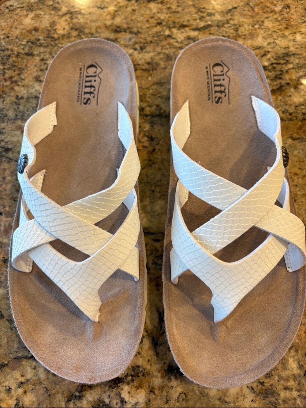 CLIFFS by WHITE MOUNTAIN WHITE SANDALS. SIZE 8 1/2/Never Worn